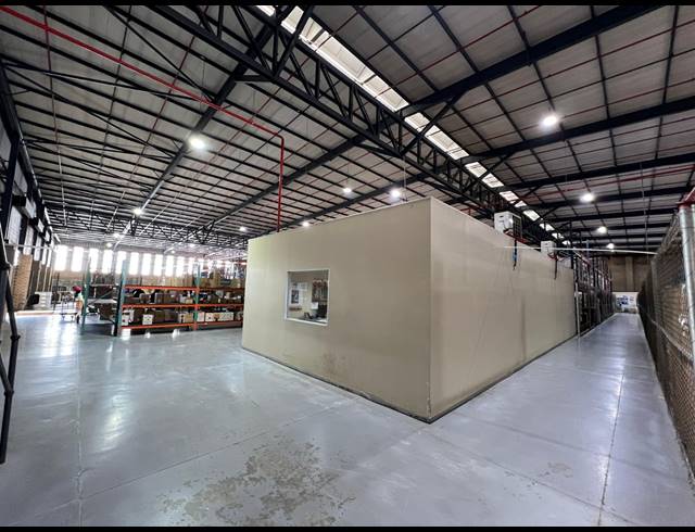 7,486M² WAREHOUSE TO LET IN STRIJDOMPARK